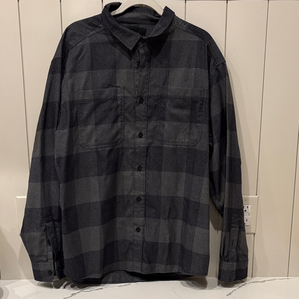 Sitka Gear Men's Charcoal Plaid Lightweight Flannel Shirt